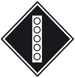 Знак «Поднять токоприемник на электровозе»