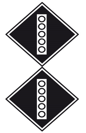 Знак «Поднять токоприемник на электропоезде»